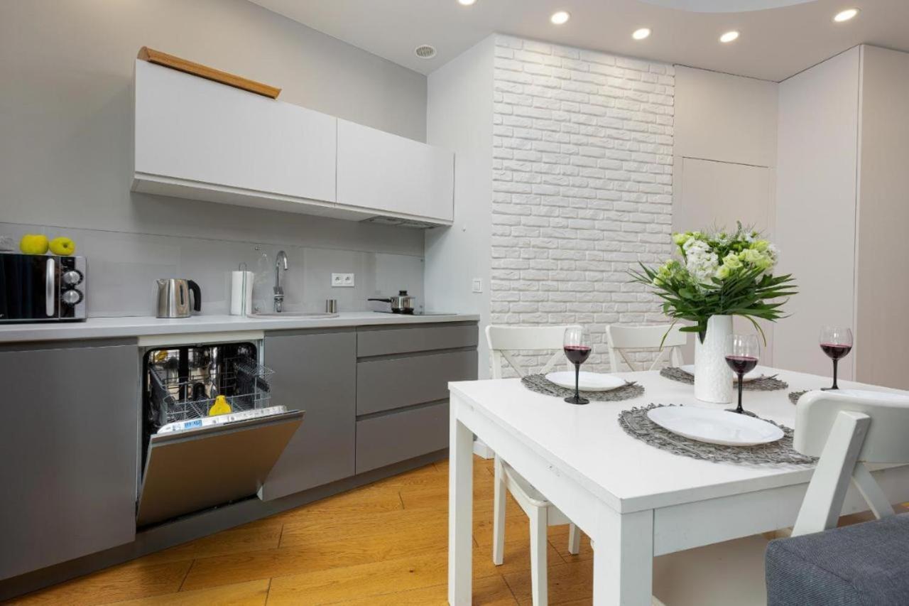 Modern Apartment Near Hilton Warschau Exterior foto